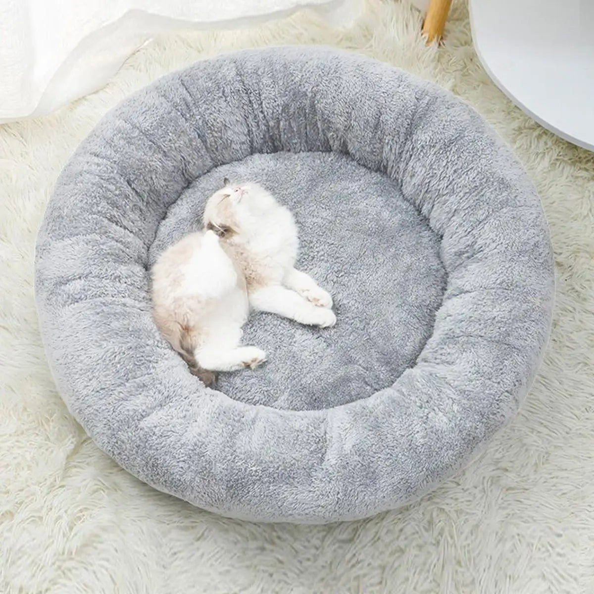 Ultra Soft Round Dog Bed - Washable & Warm for Winter Comfort